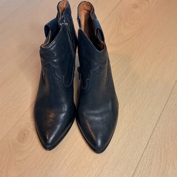 Frye Reina Western Black Leather Short Ankle Bootie Size 6 - Picture 3 of 6